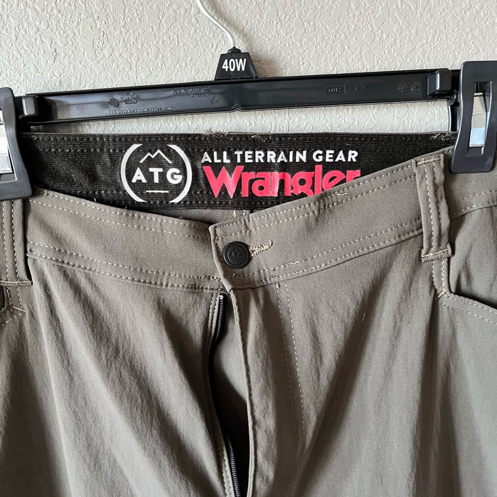 Mens Wrangler work pants 38/32